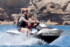 ميسي يقضي إجازته الصيفية على شواطئ إيبيزا قبل الزفاف