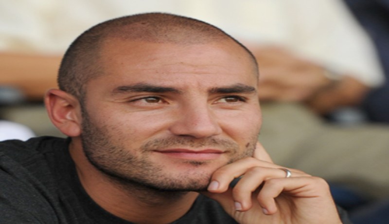 جيرارد جيلي‮ ‬يستبعد عودة مغني‮ ‬ويفاوض المغربيين حاجي‮ ‬وبلهندة لتعويضه