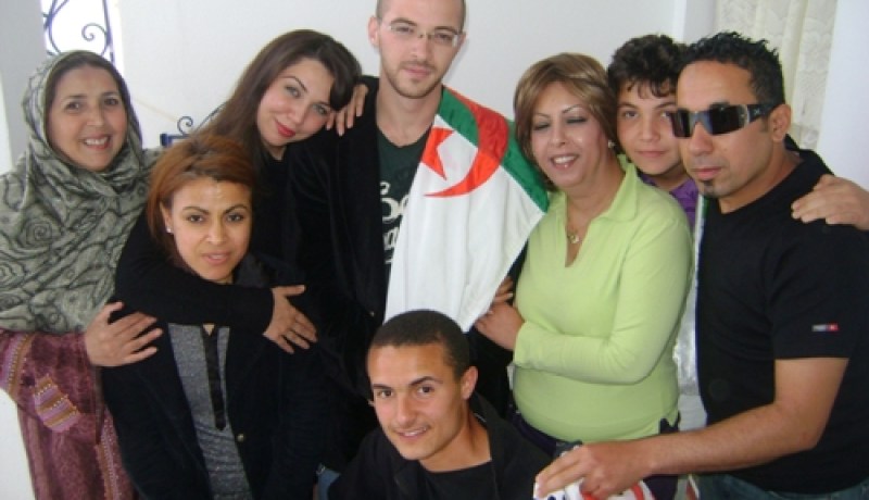 ‮''‬مهدي‮ ‬بحمد‮'' ‬يحلّ‮ ‬بالجزائر ويكشف عن تصويره لحصة تلفزبونية قريبا