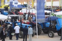 فلاحة : جناح الجزائر يستقطب زوار صالون مكناس