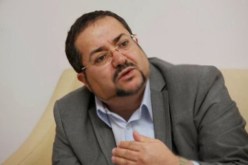مناصرة: على الحكومة انتهاج سياسة لخلق اقتصاد منتج وبديل عن التبعية للبترول