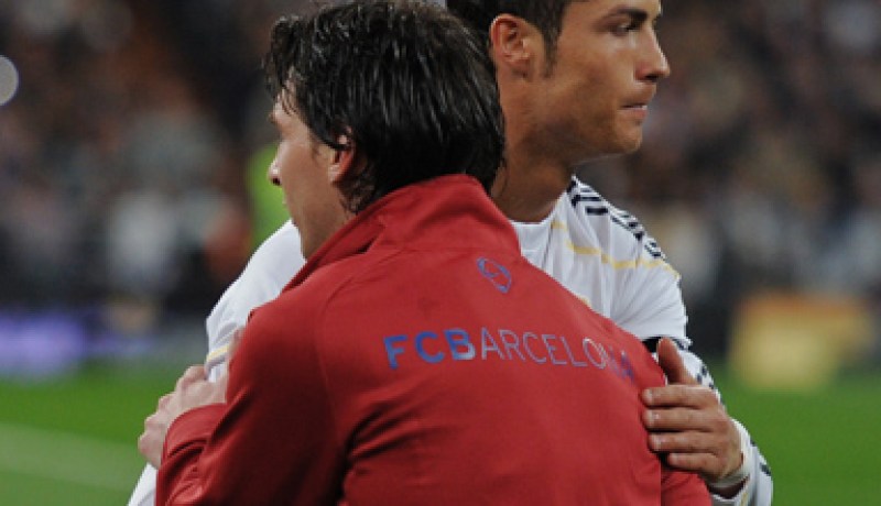 انجي الروسي يسعى الى التعاقد مع ميسي ورنالدو بعد نهاية عقديهما