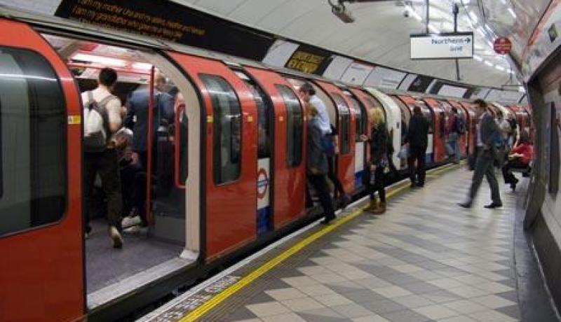 طعن 3 أشخاص في ميترو الأنفاق بلندن