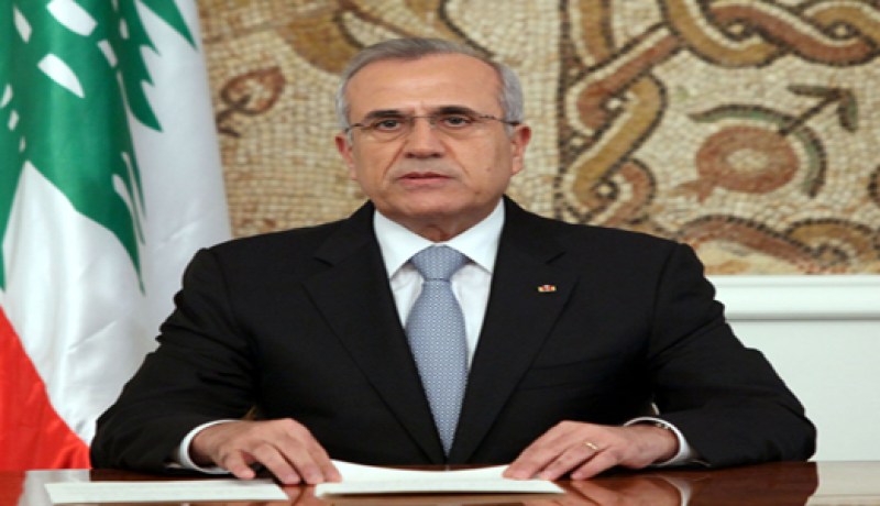 الرئيس اللبناني يدعو شعبه للالتفاف حول الجيش لمنع تأثيرات الأزمة السورية