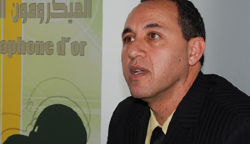 إذاعة البرج تسب المواطنين