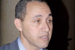 من الذي لا يشيل.. الضاد أم الكتف؟