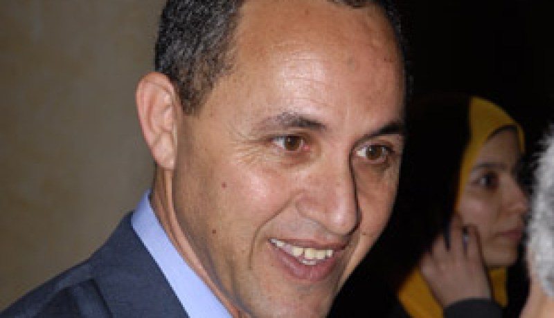 حلبة صراع على أمواج الإذاعة