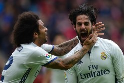 ريال مدريد يقطع الطريق أمام برشلونة ويعلن تجديد عقد نجمه