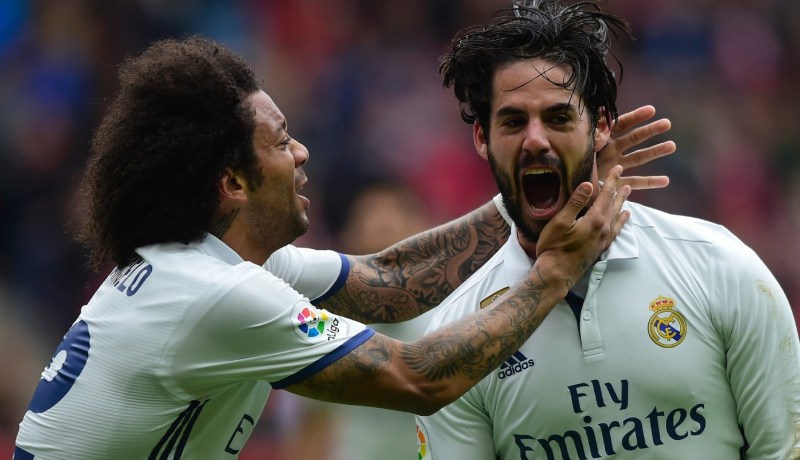 ريال مدريد يقطع الطريق أمام برشلونة ويعلن تجديد عقد نجمه