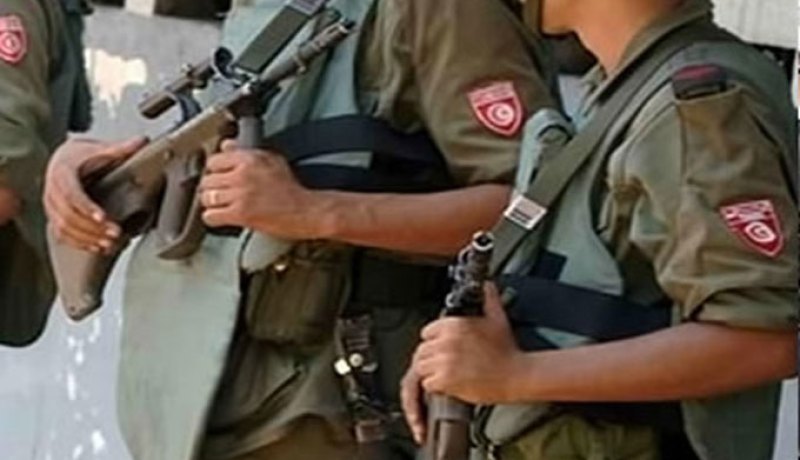 الجيش التونسي يتصدى لـ5 سيارات قادمة من ليبيا