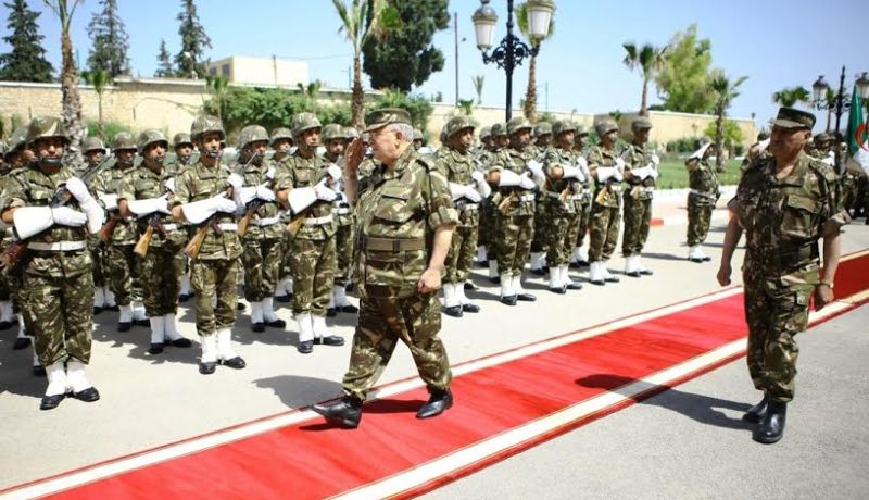 الفريق أحمد قائد صالح في زيارة عمل إلى الناحية العسكرية الخامسة