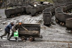 مقتل 16 عامل منجم واحتجاز 7 آخرين في منجم للذهب بالصين