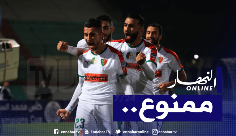 عناق اللاعبين بعد تسجيل الأهداف ممنوع عند إستئناف المُنافسة