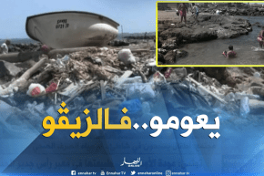 أطفال يسبحون في شاطئ..أم مياه الصرف الصحي