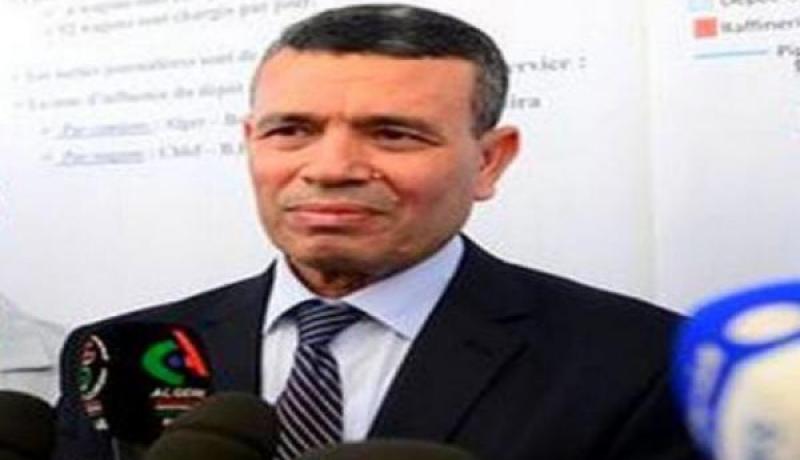 خبري يؤكد أن ناقلات المحروقات التابعة لمجمع سوناطراك تقودها طواقم جزائرية