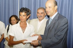 المحكمة الابتدائية في تونس ترفع تحجير السفر عن وزير الاتصال رافع دخيل