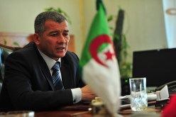 مير الجزئر الوسطى في عملية تنظيف شوارع المدينة