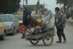 الجزائري يرفع شعار حشيشة طالبة معيشة