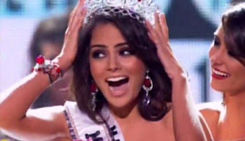 تاج ''جمال الكون'' يذهب للمكسيك.. واللبنانية ''ريما فقيه'' تفشل في التصفيات