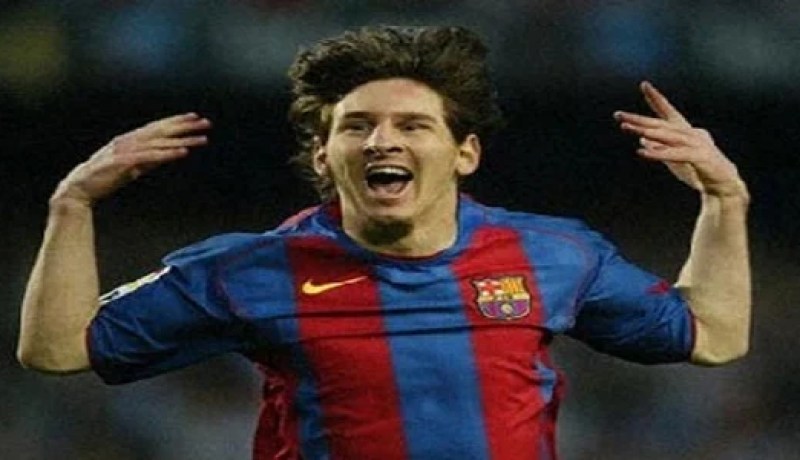 ميسي يتأهل و يصبح أول لاعب يسجل خماسية في مباراة بدوري الابطال