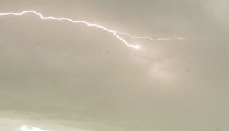 أمطار رعدية في شكل زخات تميز منطقتي تندوف و بشار يومي 11 و 12 أفريل