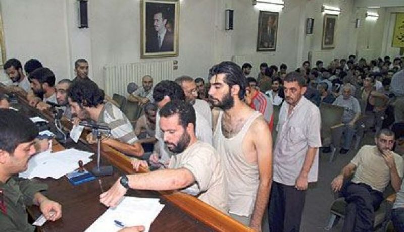 سوريا تُفرج عن 672 معتقلا عشية عيد الفطر