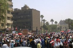 الالاف يتوافدون على ميدان التحرير للمطالبة بمزيد من الديموقراطية