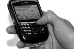 النهار  تنشر قصة موزع أقراص مضغوطة الذي حطم حياة صحافية في التلفزة الجزائرية