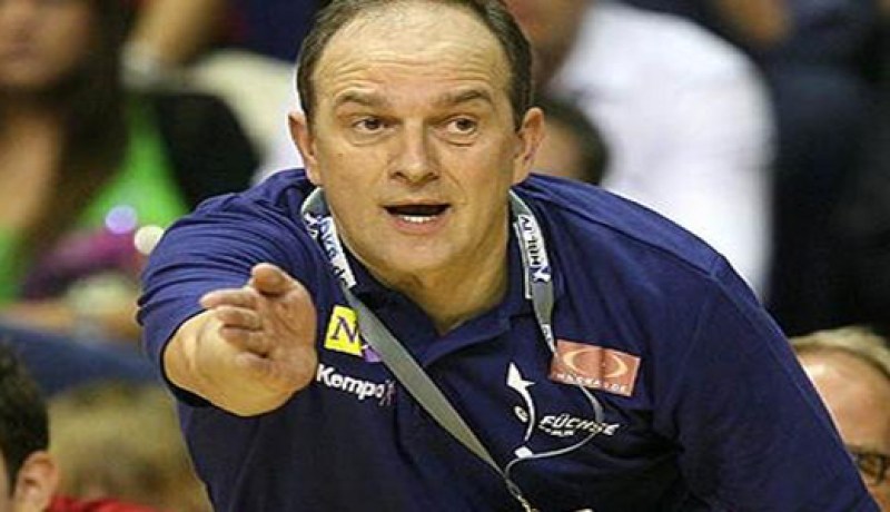 الإتحاد المصري يحضر لإقالة المدرب الألماني للمنتخب كرة اليد