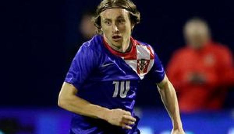 انتقال مودريتش إلى ريال مدريد و توتنهام يطالب بـ25 مليون يورو ومعها نوري شاهين لإتمام الصفقة