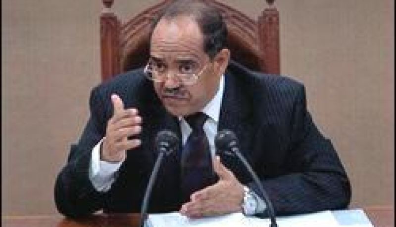 لكصاسي: إحتياطات الصرف و القروض الموجهة للاقتصاد في ارتفاع