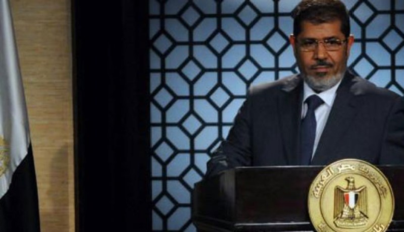 مرسي يصدر قرارا جمهوريا بإجراء الاستفتاء على مرحلتين