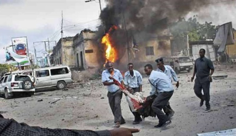 مقتل 7 في انفجارين داخل مطعم بمقديشو الصومالية