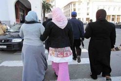يفضل زوجي صحبة النساء الضالات.. وحلاقة ينفق عليها أكثر منا