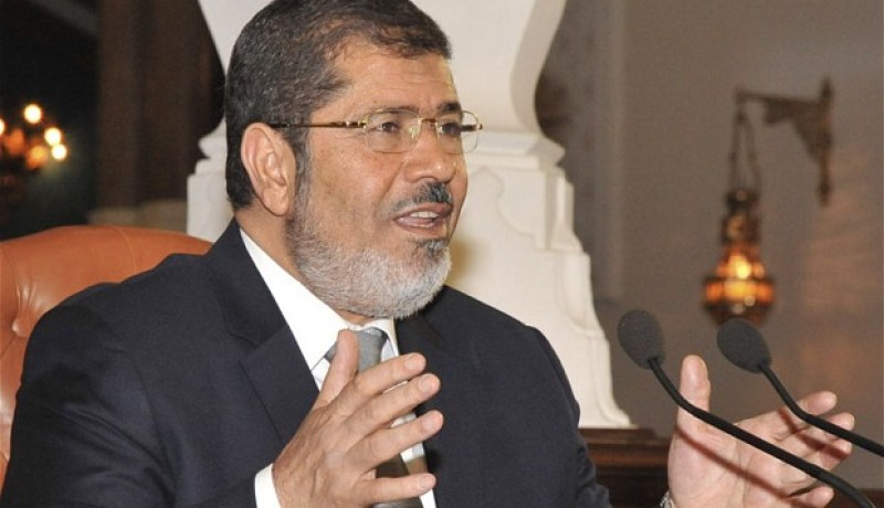 الرئيس مرسي‮ ‬يجهش بالبكاء داخل المسجد الحرام في‮ ‬صلاة الفجر‮ ‬