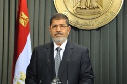 مصر تسعى لقمة ثلاثية بين مرسي وعباس ومشعل