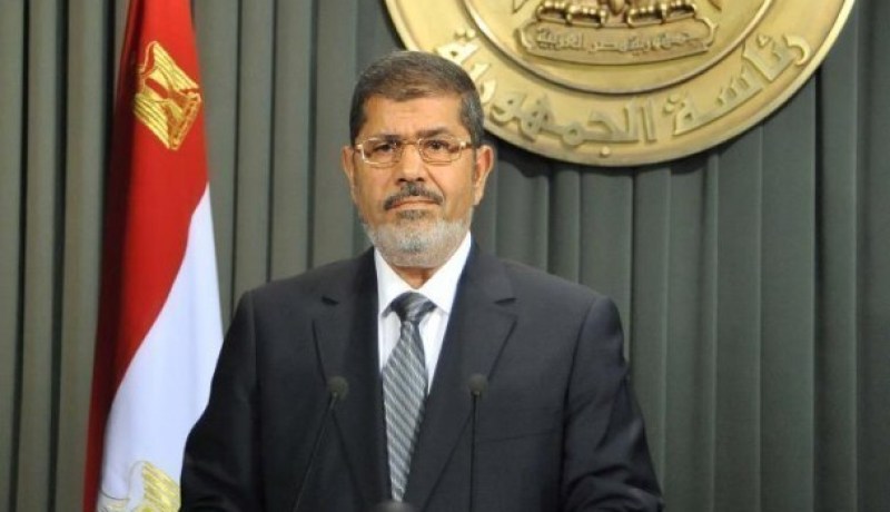 مصر تسعى لقمة ثلاثية بين مرسي وعباس ومشعل