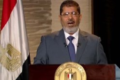 أنباء عن تراجع مرسي عن الإعلان الدستوري وتجميد الإعلان الاربعاء