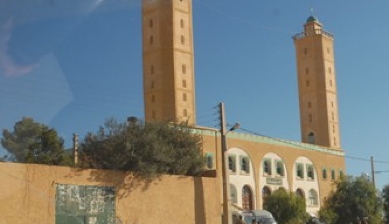 شقيقان يبيعان أرض مسجد في أولاد محيدر بمغنية!