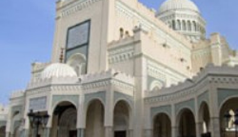 إمام حافظ في سن الـ 12 بثنية العابد بباتنة يصلي بالناس التراويح