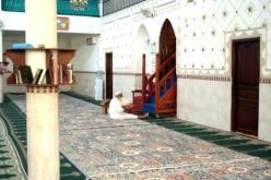 منتخبون عن الأرسيدي يحرقون مسجدا بتيزي وزو