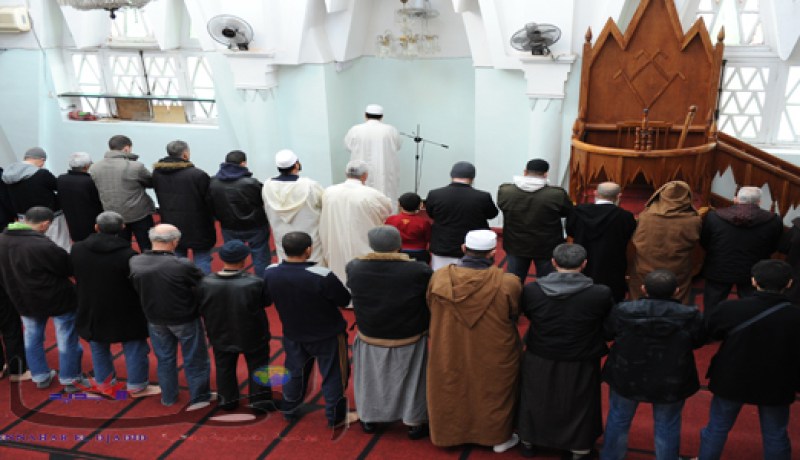 أئمة المساجد‮ ‬يدعون بصرف الثلوج‮ .. ''‬اللّهم حوالينا ولا علينا‮''