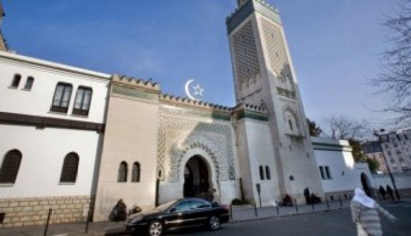 مبادرة تهدف لاعتماد تقويم موحد للأعياد الدينية الإسلامية ومواعيد الصلاة في فرنسا