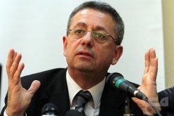البرغوثي يقول أن تخصيص حافلات للفلسطينيين هو تكريس للفصل العنصري