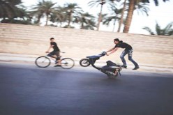 لعب الدراجات النارية تقتل شابين وتصيب آخرين بتڤرت