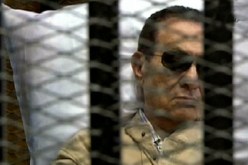 نقل مبارك خارج سجنه لاجراء اشعة مقطعية وسط حراسة مشددة