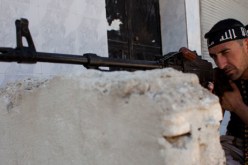 معارك في ريف دمشق وهجمات لمقاتلي المعارضة على مواقع لقوات النظام