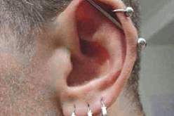 عالم المخنثين بالعاصمة: ألبستهم، زينتهم و طريقة مشيهم أنثوية ويعملون في الملاهي والدعارة