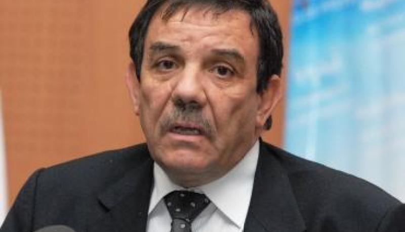 ممثل الأفانا يهدد بإضراب عن الطعام