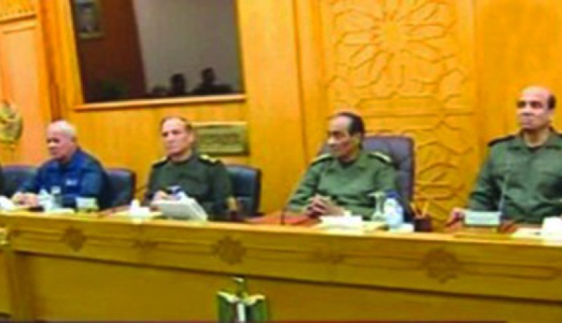 المجلس العسكري يؤكد تمسكه بالسلطة حتى انتخاب رئيس